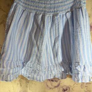Light Blue‎ & White Striped Ruffle Shorts Smocked Waist large 12-14